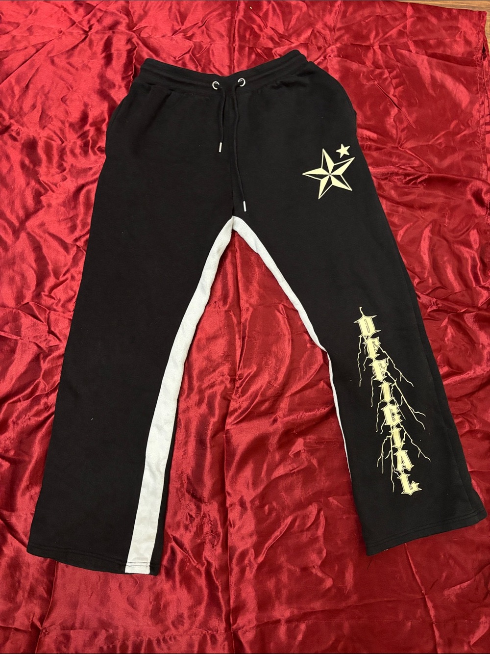 Boohoo Mens Black Sweatpants with Yellow Star Graphic